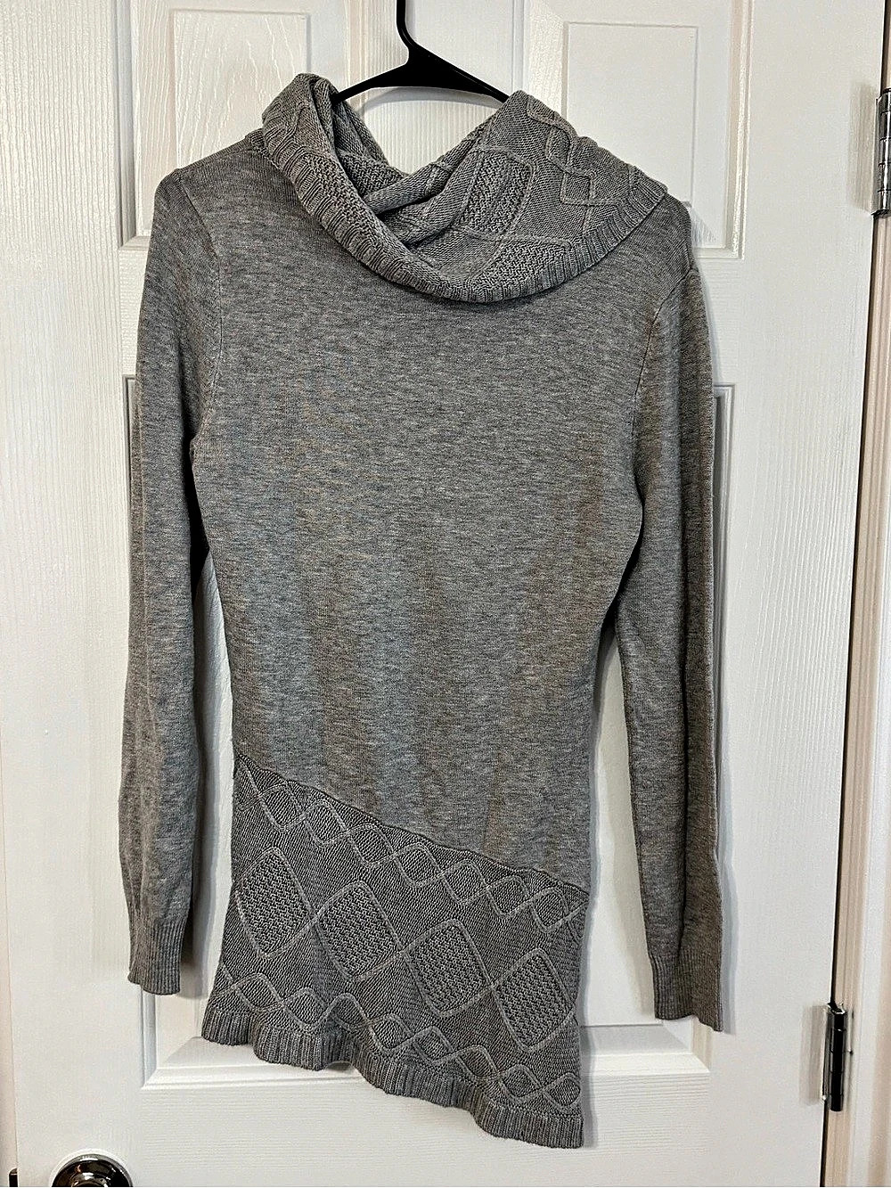 VENUS Women's Gray Cowl Neck Sweater Size Medium